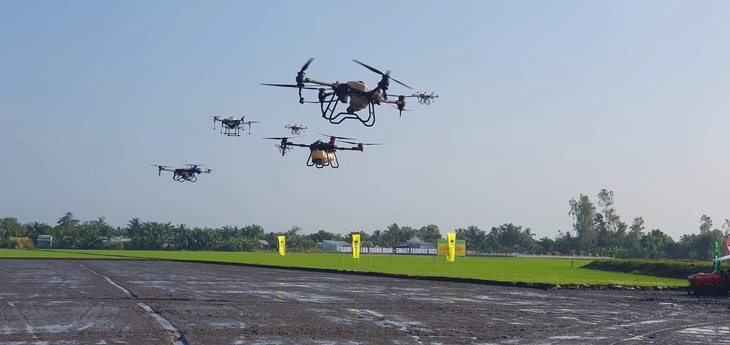 CT GROUP HỢP TÁC ĐẠI HỌC CẦN THƠ ĐÀO TẠO PHI CÔNG MÁY BAY KHÔNG NGƯỜI LÁI